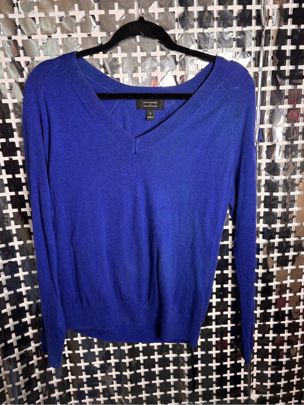 Banana Republic Men V-Neck Sweater in Royal Blue